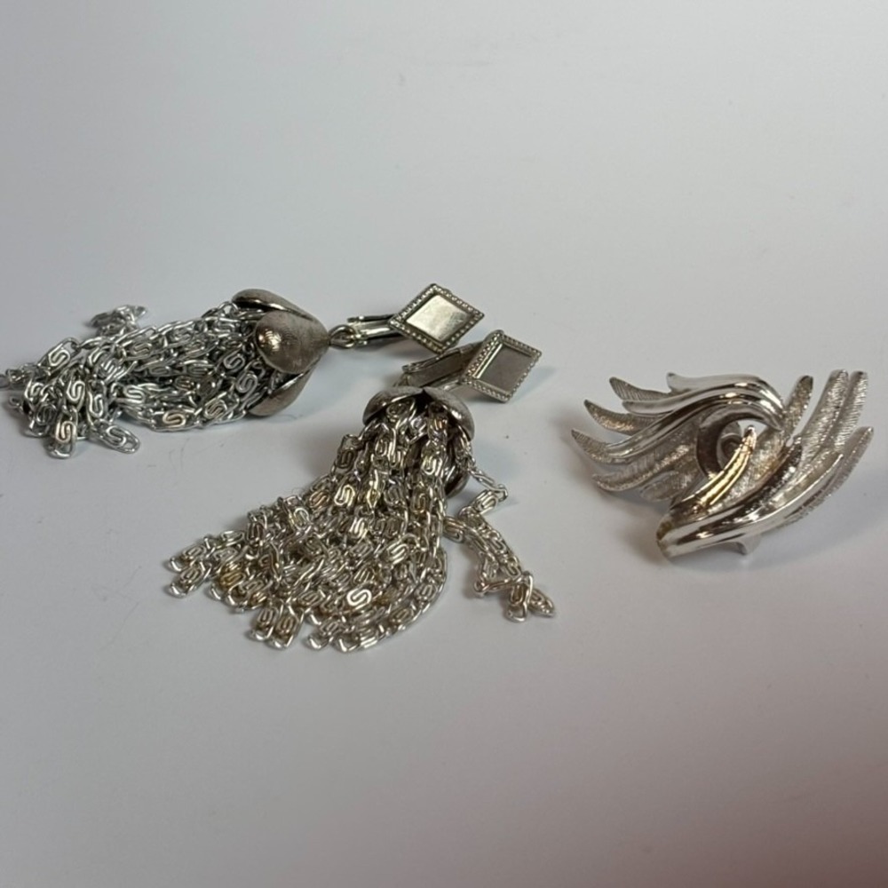 Vintage Earring Lot Coro Sarah Coventry Dramatic Flame Shape and Chain Design - Picture 2 of 9